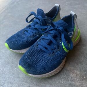 Nike Epic React Flyknit 2 GS running shoes 4Y